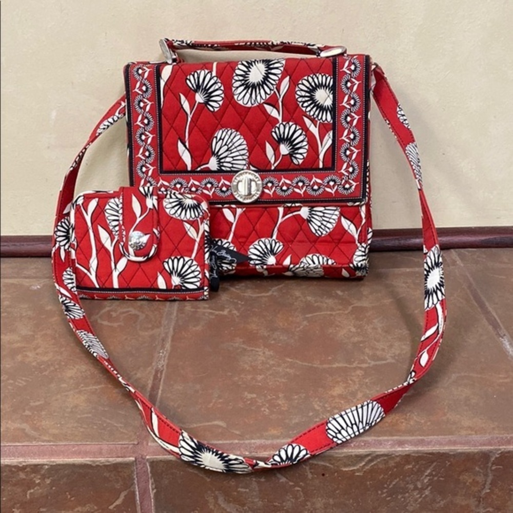 Vera Bradley Deco Daisy Red Black White Matching Bag & Wallet Retired